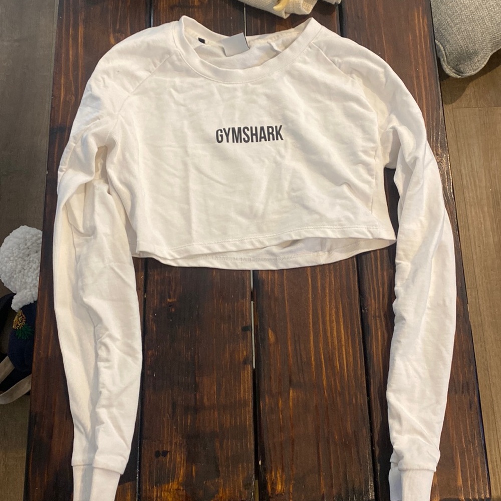 Cropped gymshark workout shirt